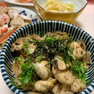 炊飯器で！牡蠣たっぷりの牡蠣ご飯です。